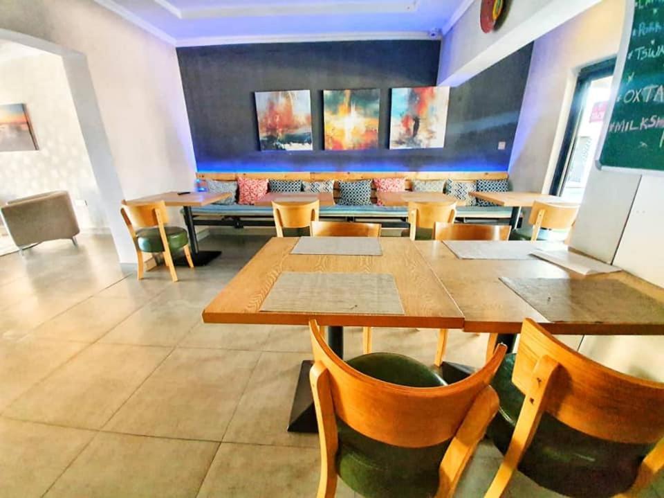 Phudzi Hotel Letlhakane エクステリア 写真