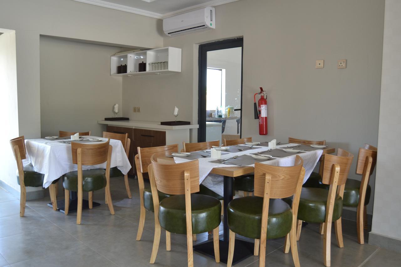 Phudzi Hotel Letlhakane エクステリア 写真
